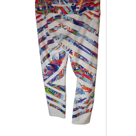 Athleta Velocity Laser‎ Cut Back Key Zipper Pocket Yoga Pants Leggings Sz M - Picture 2 of 4